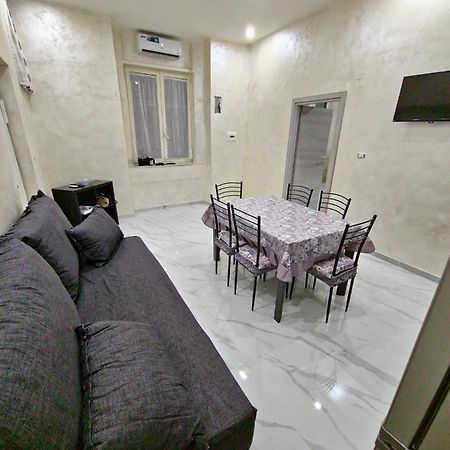 Ritmo Napoletano Apartment Napoli Bagian luar foto