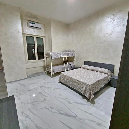 Ritmo Napoletano Apartment Napoli Bagian luar foto