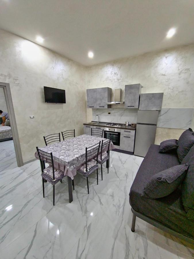 Ritmo Napoletano Apartment Napoli Bagian luar foto