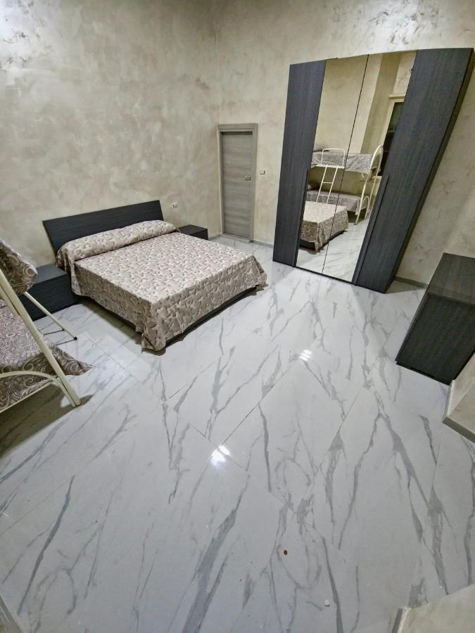 Ritmo Napoletano Apartment Napoli Bagian luar foto