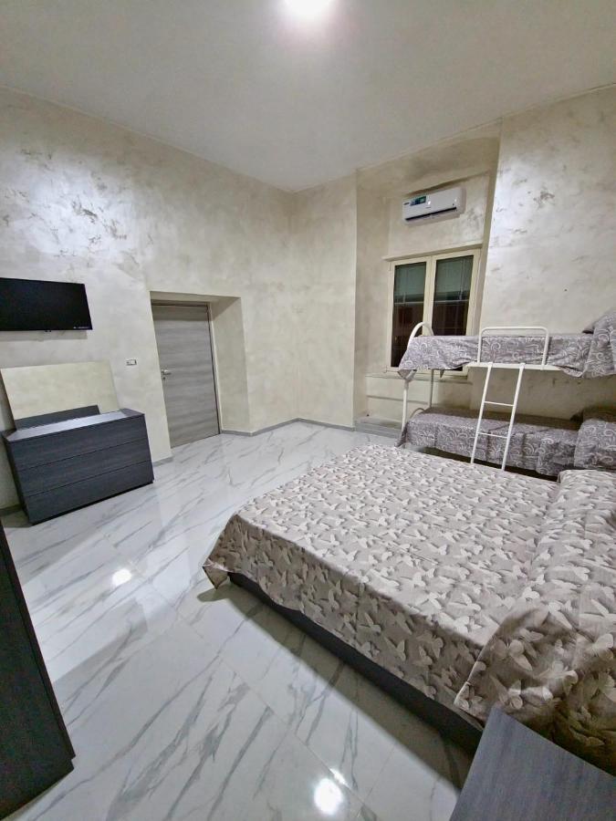 Ritmo Napoletano Apartment Napoli Bagian luar foto