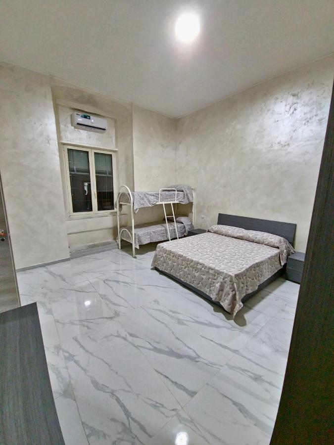 Ritmo Napoletano Apartment Napoli Bagian luar foto